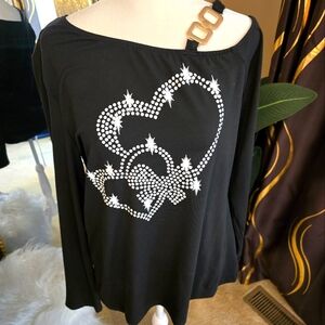 Stylish one shoulder shirt